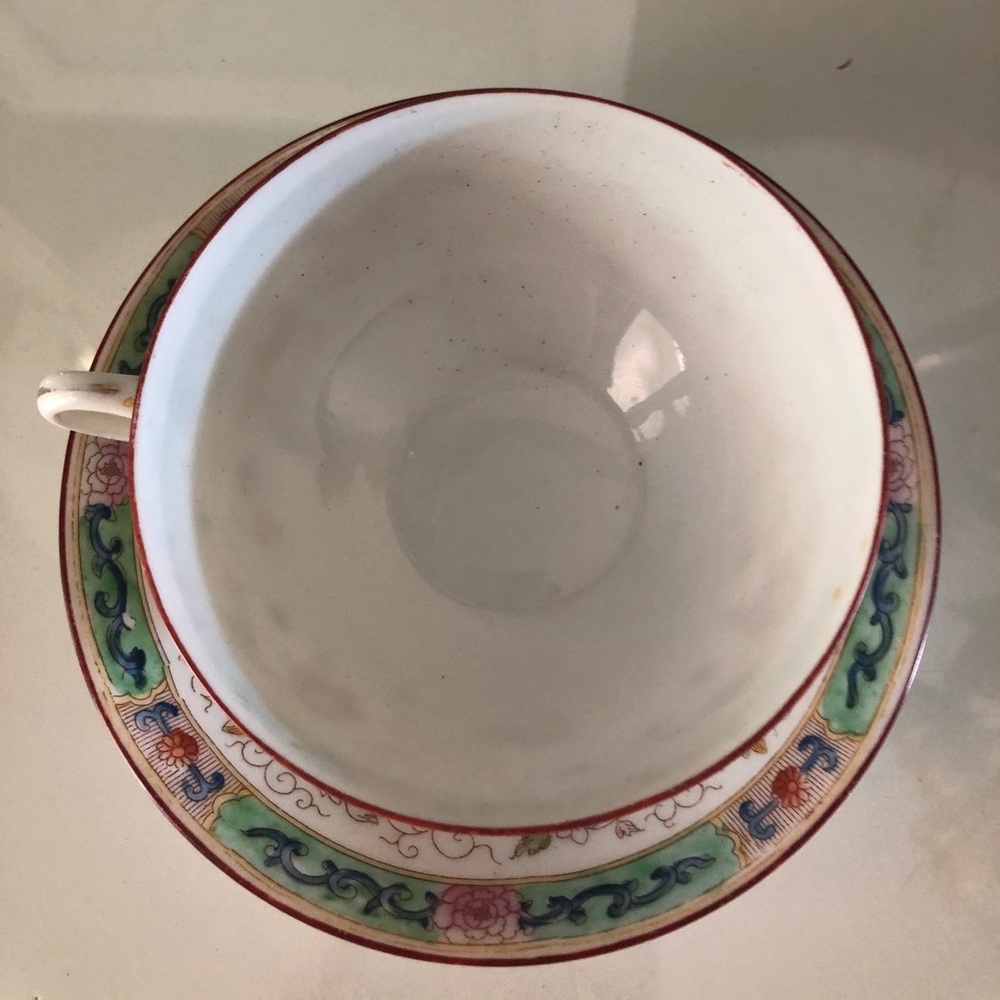 Beautiful teacup w/ saucer. Vintage! - Picture 2 of 5